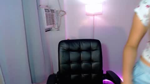 Snapshot of shealana69 chatting on January 20, 2:53 am MY IG Shealana69 online show from January 20, 2:53 am