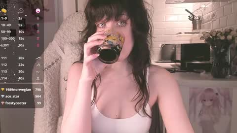 Snapshot of sheeny_shy chatting on December 19, 8:44 pm Chiara online show from December 19, 8:44 pm
