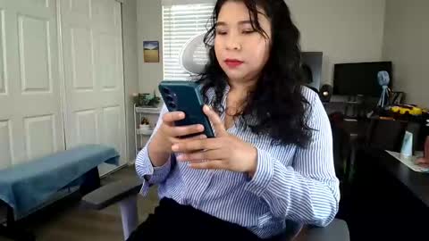 sheilyn_smith online show from April 14, 4:40 pm