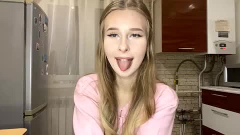 Snapshot of shelapeake chatting on October 11, 8:22 pm Jenny online show from October 11, 8:22 pm
