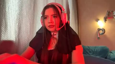 Snapshot of shelliesifuentes chatting on October 4, 3:12 am Ava online show from October 4, 3:12 am