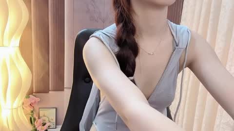 Shelly online show from May 4, 2:26 am