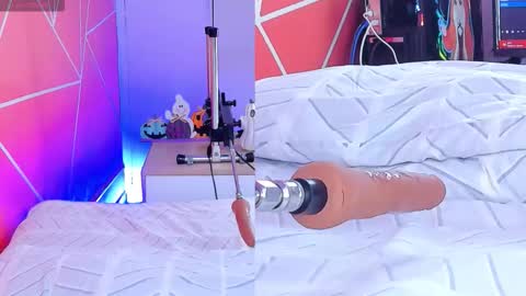    online show from October 7, 8:35 pm