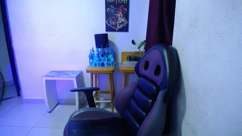 Snapshot of shining_star69 chatting on October 10, 5:12 am shining_star69 online show from October 10, 5:12 am