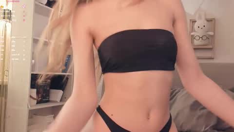 Stella  online show from March 20, 9:25 am