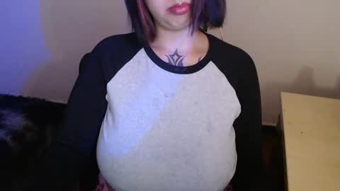 Shopie Hank  online show from November 11, 5:25 am