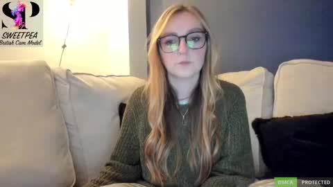Snapshot of short_sweetpea chatting on February 22, 10:37 pm short sweetpea online show from February 22, 10:37 pm