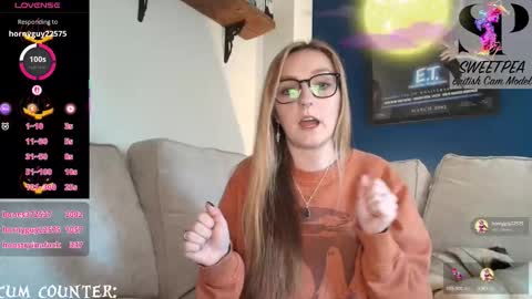 Snapshot of short_sweetpea chatting on October 7, 1:59 pm short sweetpea online show from October 7, 1:59 pm