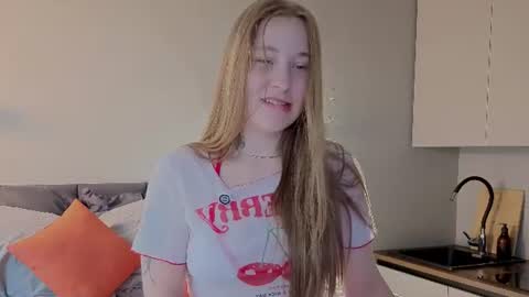 ShowmeYourfetish online show from June 16, 4:13 am