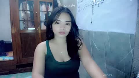 shy_innocent_girl online show from June 14, 4:57 am