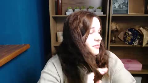 shy_lil online show from December 15, 2:00 pm