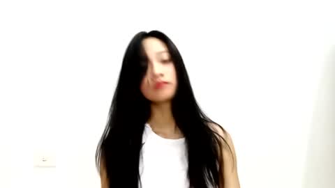 shy_pink_doll online show from April 24, 4:10 pm