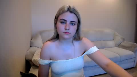 shy_sabrina_ online show from June 25, 11:56 am