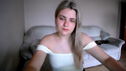 shy_sabrina_ online show from June 23, 12:47 pm