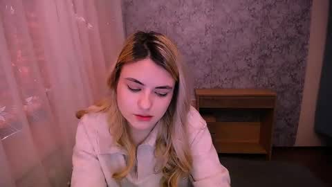 shy_sabrina_ online show from February 21, 8:39 am