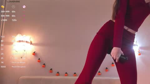 Melanie online show from November 24, 9:44 am