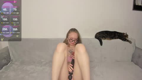 Snapshot of shy_suchka chatting on February 7, 8:31 pm Melissa online show from February 7, 8:31 pm