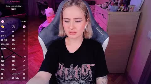 Effie online show from January 28, 9:08 pm