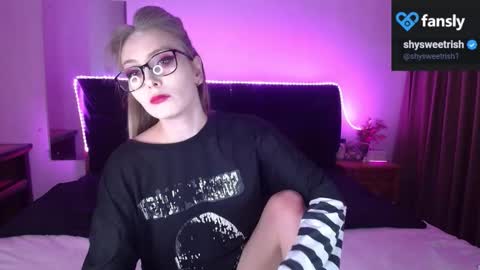Snapshot of shysweetrish chatting on September 25, 12:32 am shysweetrish online show from September 25, 12:32 am