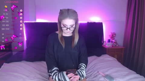 shysweetrish online show from June 5, 6:52 am
