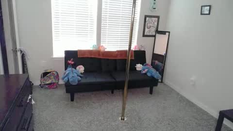 shypetitebaby online show from February 18, 4:50 pm