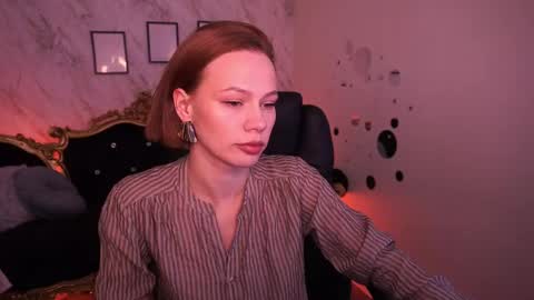 shyysiren online show from April 19, 1:22 pm