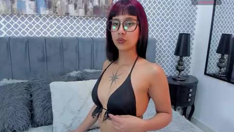 Snapshot of sia_roose chatting on October 17, 9:07 pm Sia online show from October 17, 9:07 pm