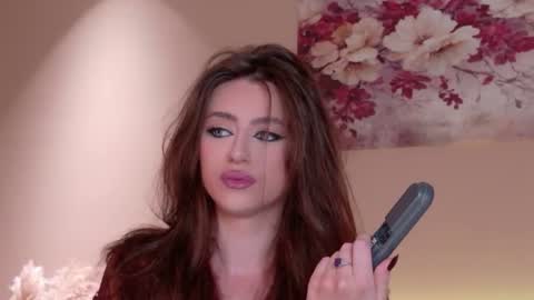sienna_voss online show from July 19, 9:17 pm