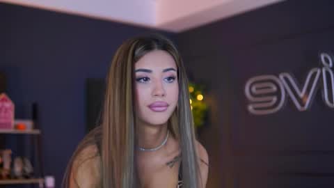 Sienna online show from January 8, 11:14 am