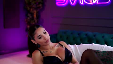 Sienna online show from November 20, 11:44 am