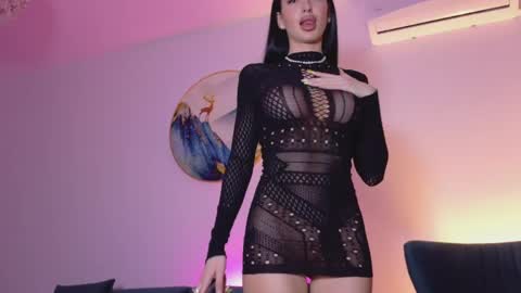 Sienna online show from April 14, 8:20 pm