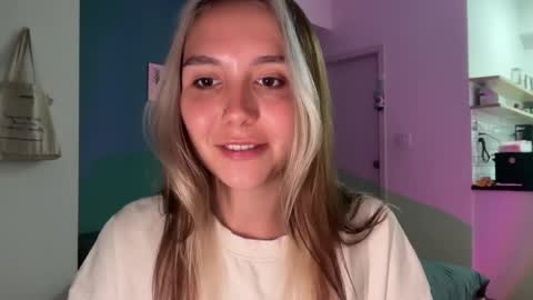 You fav Miss Si online show from March 26, 12:40 pm