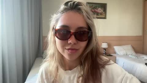 You fav Miss Si online show from April 11, 7:45 am