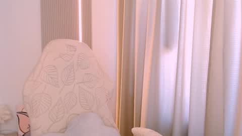 silk_ann online show from March 25, 6:27 am