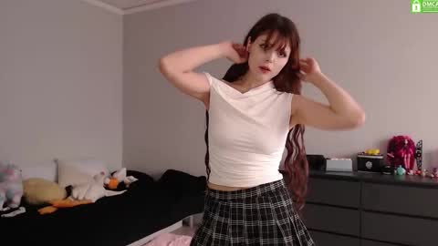 Snapshot of silk_aura chatting on October 8, 10:19 am silk_aura online show from October 8, 10:19 am