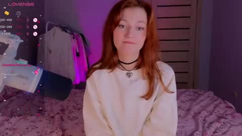silly___woman online show from June 16, 7:48 pm