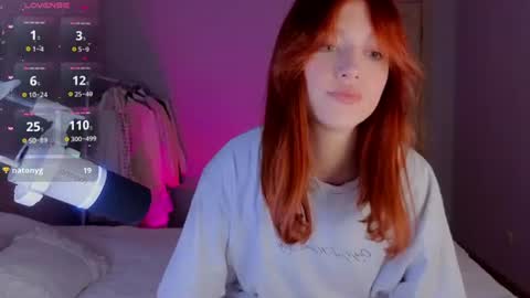 silly___woman online show from June 25, 7:15 pm