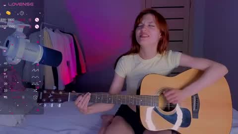 silly___woman online show from May 22, 7:45 pm