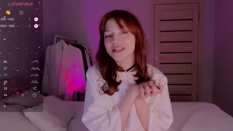 silly___woman online show from May 7, 7:50 pm