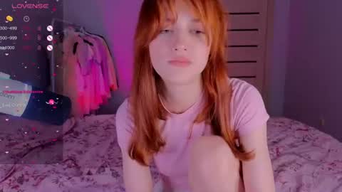 silly___woman online show from June 12, 7:55 pm