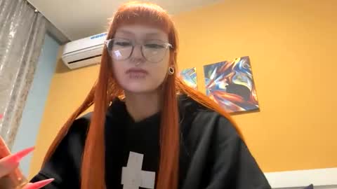 Mia online show from March 8, 1:13 am