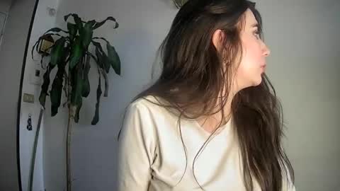 Snapshot of silviecollins chatting on March 4, 9:00 pm Silvie online show from March 4, 9:00 pm