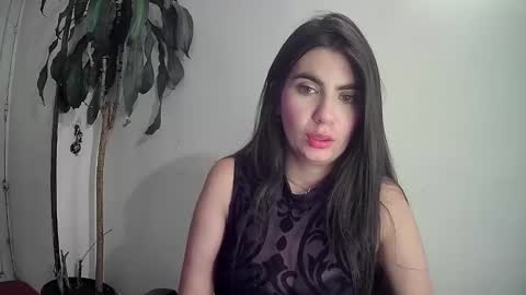 Snapshot of silviecollins chatting on December 15, 12:29 am Silvie online show from December 15, 12:29 am