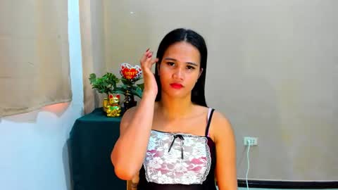 Snapshot of simple_rhea chatting on October 15, 2:14 am Rhea online show from October 15, 2:14 am