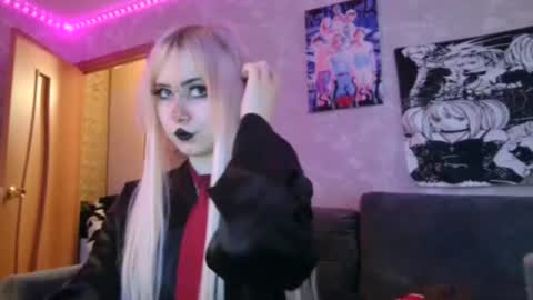 SindyLou online show from July 16, 4:11 pm