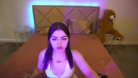 Kira online show from June 5, 1:17 pm