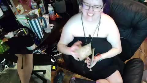 Sinstress hemlock online show from June 10, 11:47 pm