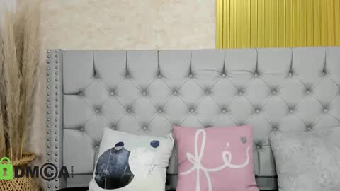 Snapshot of skarlet04 chatting on October 1, 5:51 pm Skarlet online show from October 1, 5:51 pm