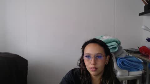 Snapshot of skarlet_adams chatting on February 18, 7:10 pm Alice online show from February 18, 7:10 pm