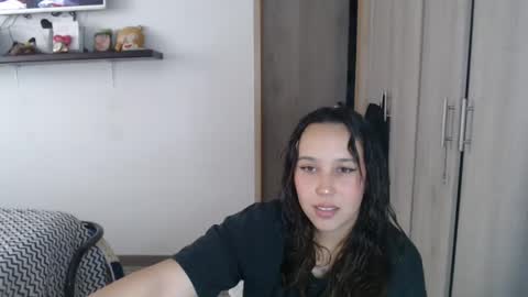 Snapshot of skarlet_adams chatting on December 3, 6:49 pm Alice online show from December 3, 6:49 pm
